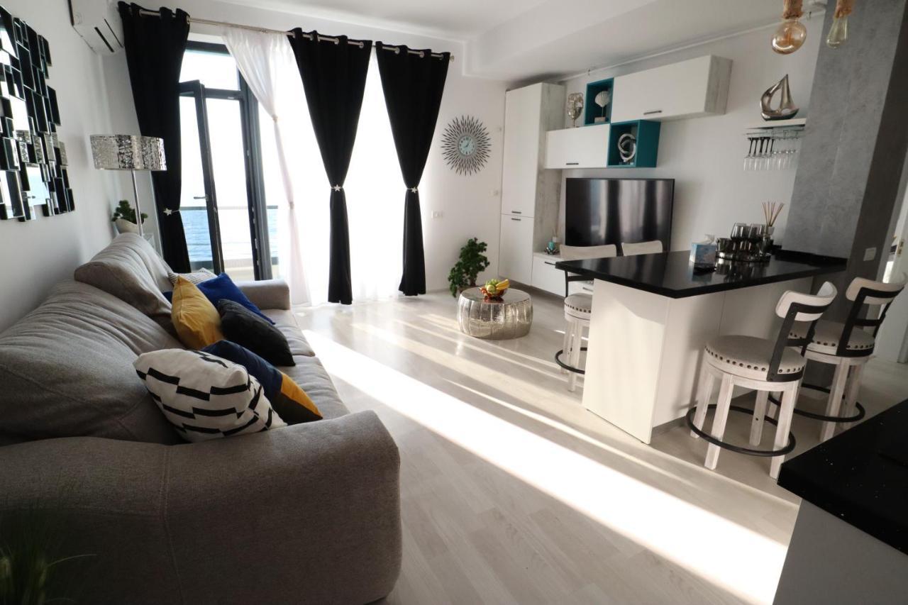 Panoramis Promenada-Cezar Apartment Năvodari Екстериор снимка