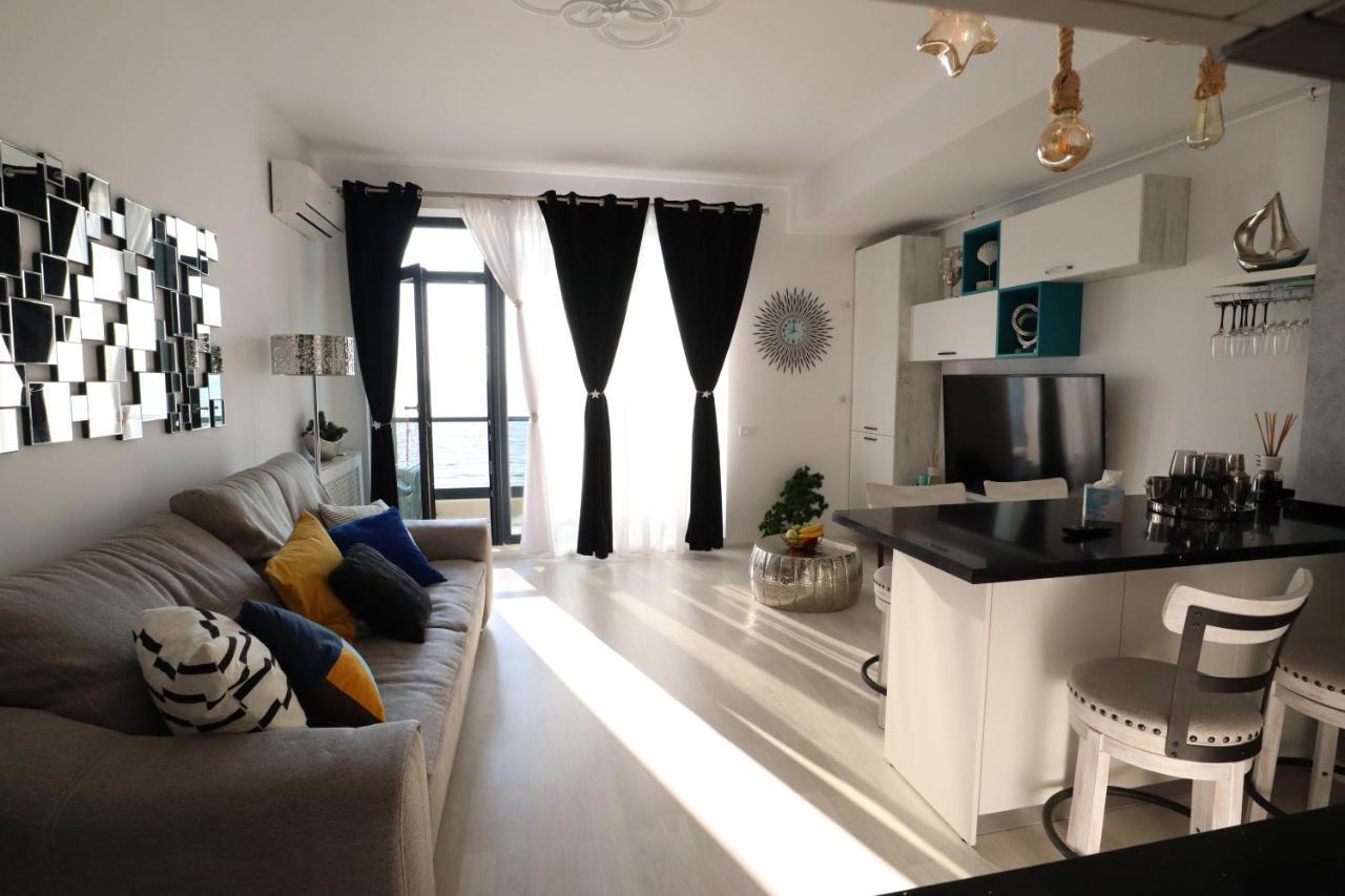 Panoramis Promenada-Cezar Apartment Năvodari Екстериор снимка